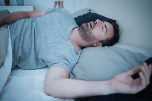 I 5 migliori prodotti naturali per smettere di russare