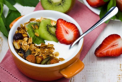 Yogurt greco e frutta