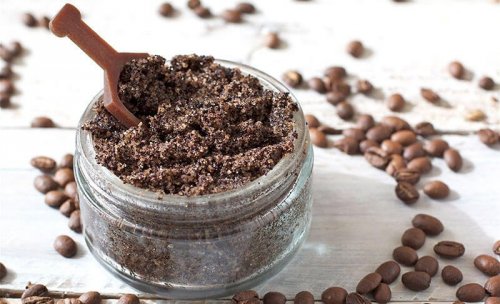 Barattolino con olio di cocco e caffè