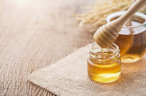 Capelli sani e forti con il miele