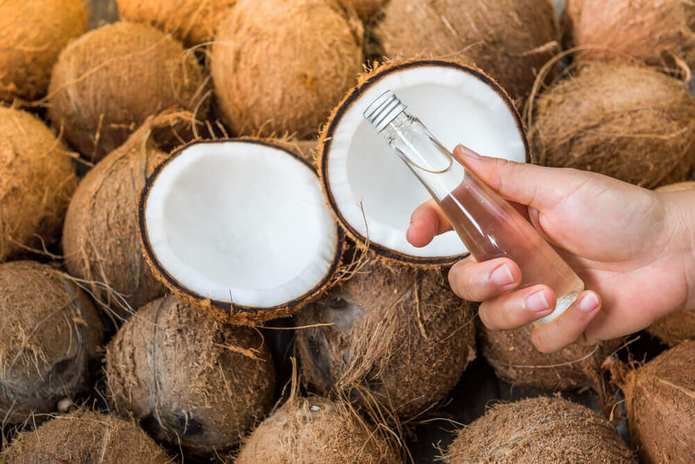 Olio di cocco per ridurre smagliature