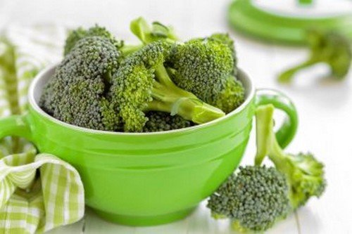 Ciotola verde con broccoli