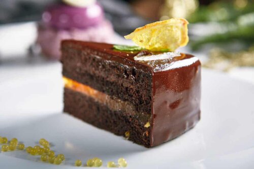 Fetta di torta al cioccolato.