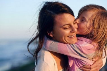 Figli affettuosi: utili consigli per infondere amore