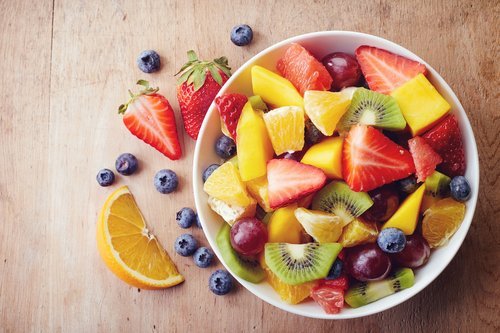 Frutta nella tazza