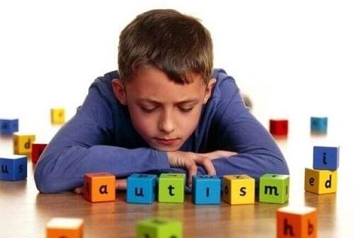 Indicatori di autismo: i 5 sintomi più comuni