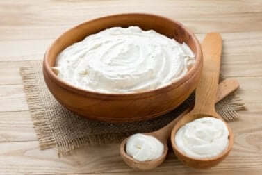 Ciotola di yogurt greco.