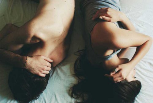 Coppia vicina ma distante