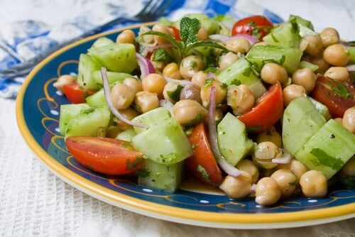 Insalata Di Legumi 4 Ricette Per L Estate E L Inverno Vivere Piu Sani