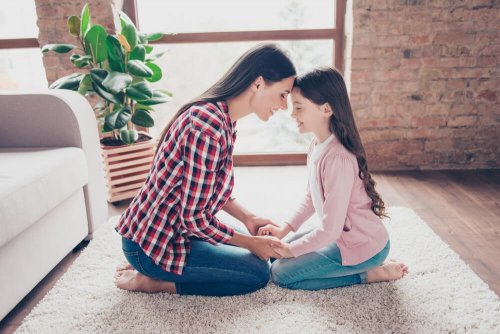 Madre e figlia in connessione.