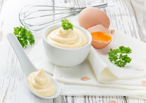 Maschere alla maionese e uovo