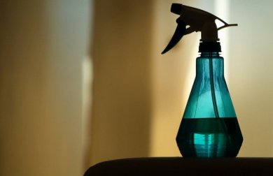 6 cose da non pulire con l'aceto bianco