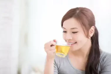 3 modi di usare il tè verde per ridurre il grasso addominale