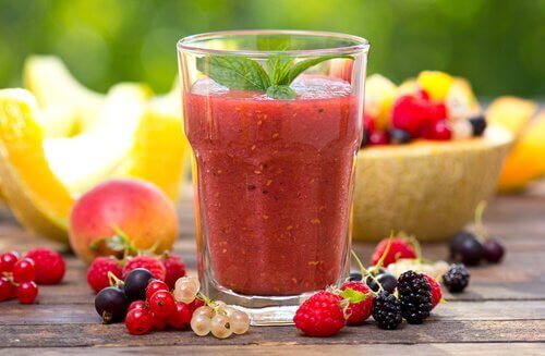 Batido de frutas rojas