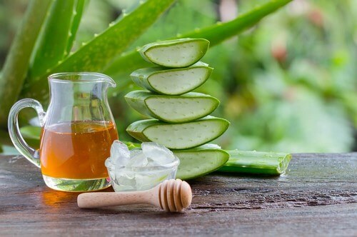Disturbi gastrici: combatteteli con aloe e miele