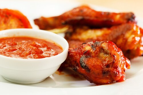 Pollo con salsa di pomodoro