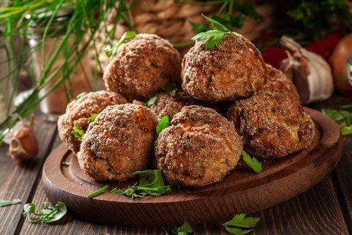 Polpette di melanzane impiattate