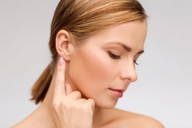 Trattare gli acufeni con rimedi naturali