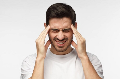 Calmare la cefalea tensiva con i rimedi naturali