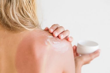 Doposole o crema idratante: quale scegliere?