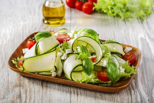 Carpaccio di zucchine e frutta secca