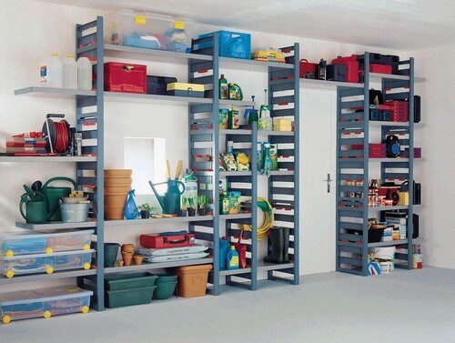 Magazzino in garage.