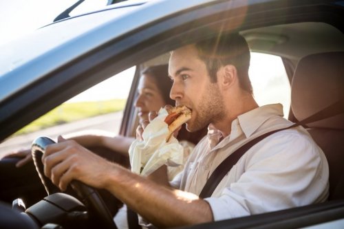 Mangiare al volante