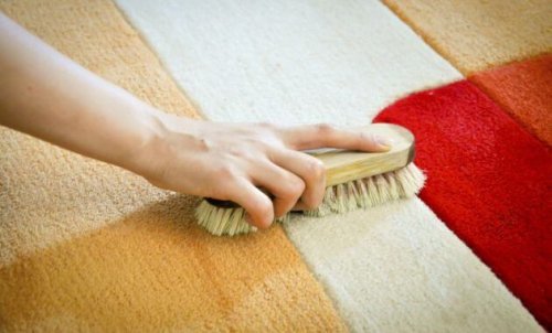 Strofinare il tappeto