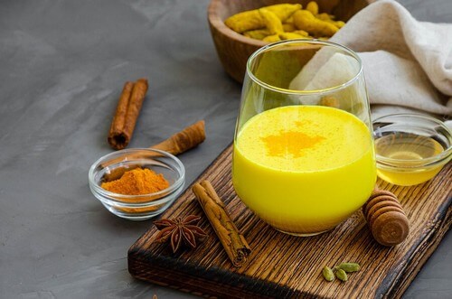 Bevanda alla curcuma.