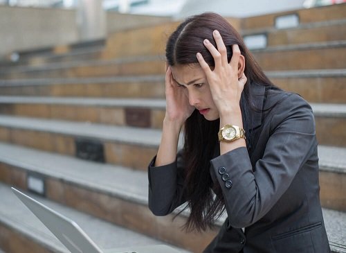 Ragazza con disturbi mentali