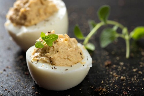 Uova ripiene, 4 ricette semplici e gustose
