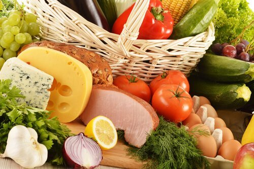Varietà di alimenti per una dieta equilibrata