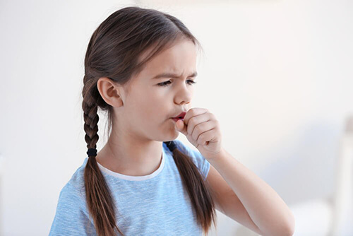 Tosse notturna nei bambini: 7 rimedi