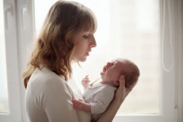 Calmare il neonato che piange senza tregua