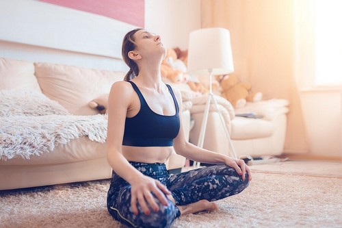 Esercizi di ginnastica posturale.