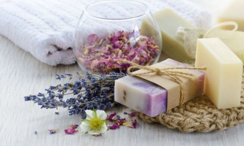 Saponi con profumo floreale