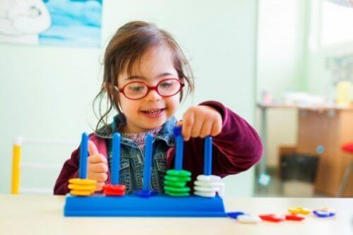 Educare i bambini con sindrome di Down tramite il gioco.