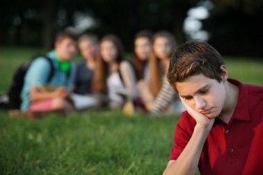 Pressione del gruppo: aiutate vostro figlio ad affrontarla