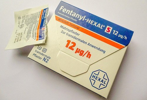 Una scatola di un farmaco analgesico