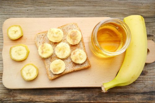Banane su tagliere