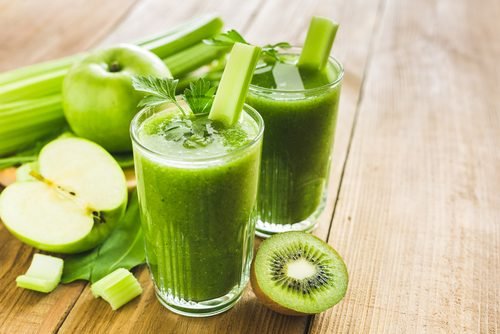 Frullato verde con kiwi