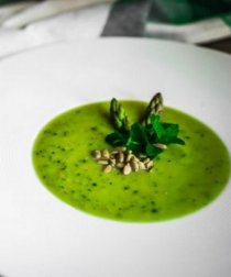 Gazpacho di asparagi verdi: ricetta vegetariana