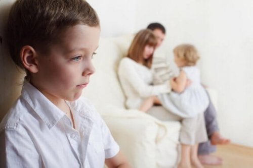 Gelosia tra fratelli: come prevenirla e gestirla