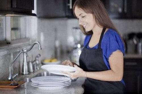 Lavare i piatti, quali sono gli errori più comuni?