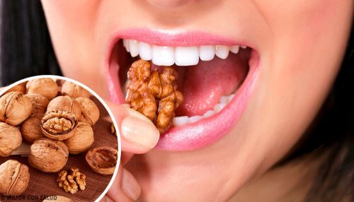 Le noci sono uno degli alimenti contro la depressione