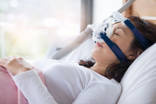 L’apnea notturna: sintomi e trattamento