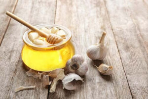 6 potenti rimedi a base di aglio che dovete conoscere