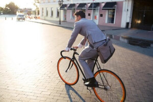 Andare al lavoro in bicicletta riduce lo stress