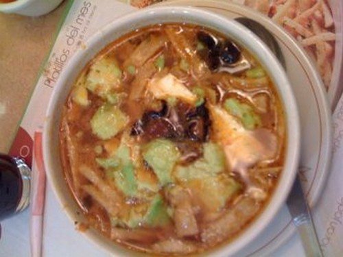 Zuppa di pollo messicana