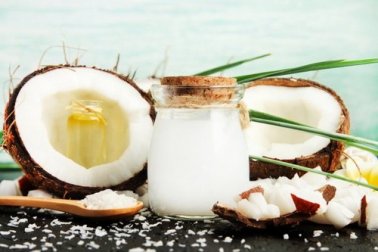 Aceto di cocco: principali usi e benefici